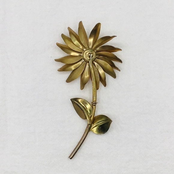 VINTAGE Brooch Floral Long Stem Flower Pearl Gold Tone Pin Retro 3D Art Textured - Picture 4 of 6